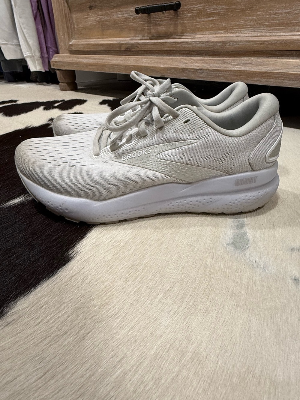 Brooks Ghost